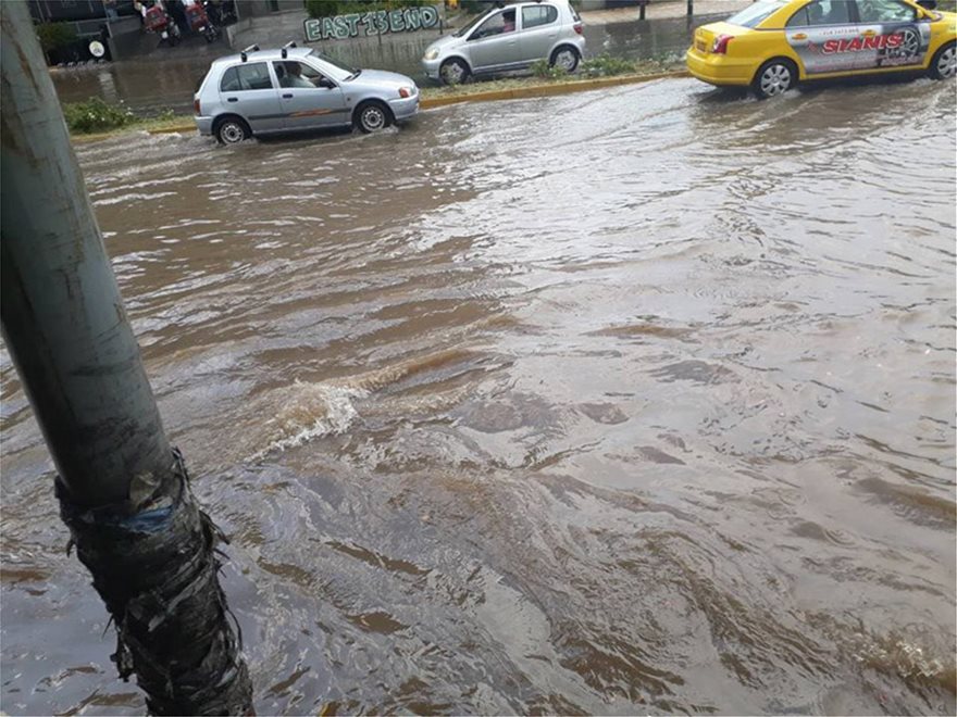 Σφοδρή καταιγίδα και χαλάζι στην Αττική.Σπάτασπ - Φωτογραφία 7