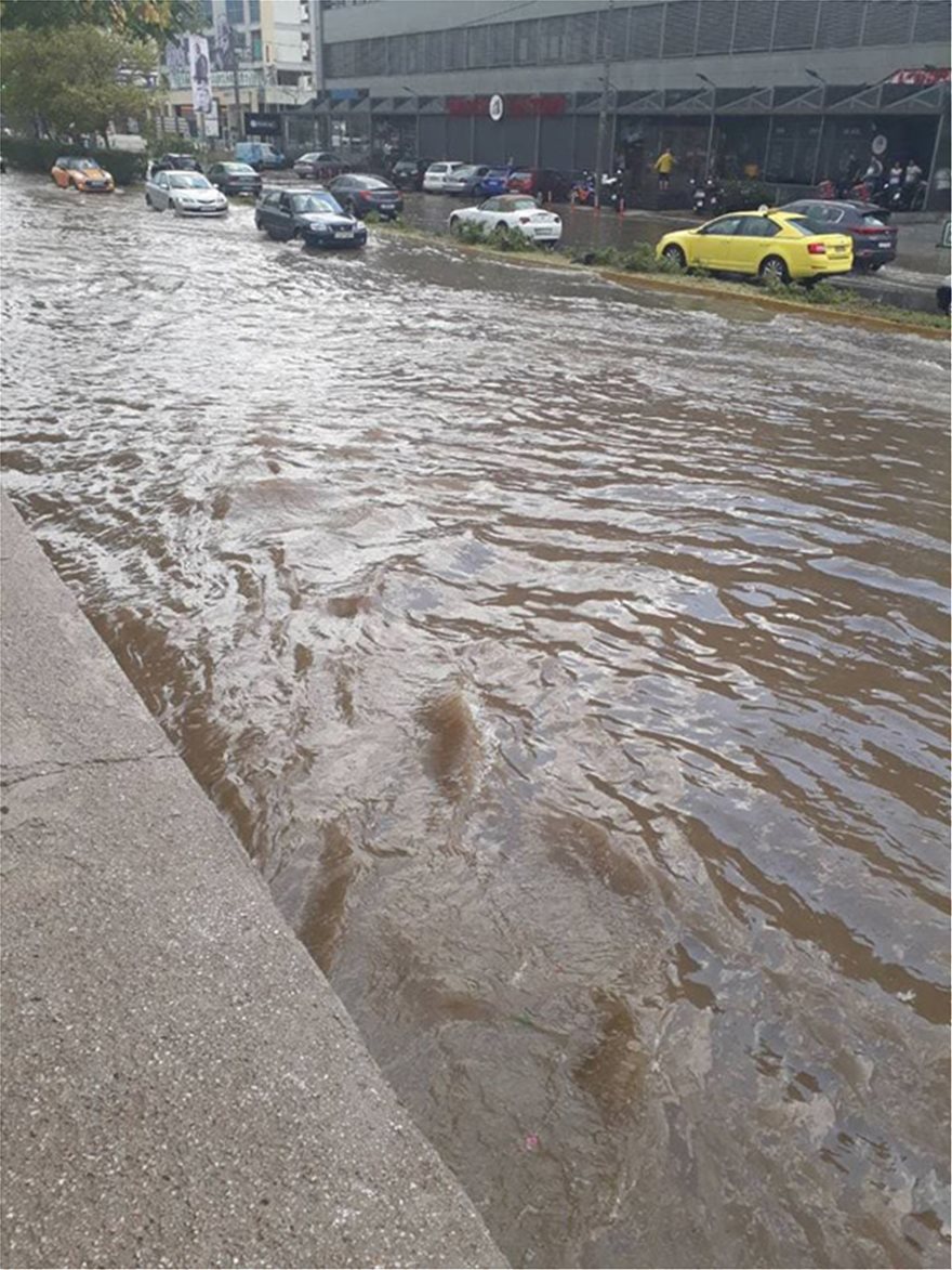 Σφοδρή καταιγίδα και χαλάζι στην Αττική.Σπάτασπ - Φωτογραφία 8