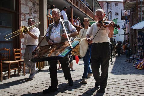 Έθιμα και παραδόσεις:Τα πανηγύρια του καλοκαιριού στην Ελλάδα - Φωτογραφία 2
