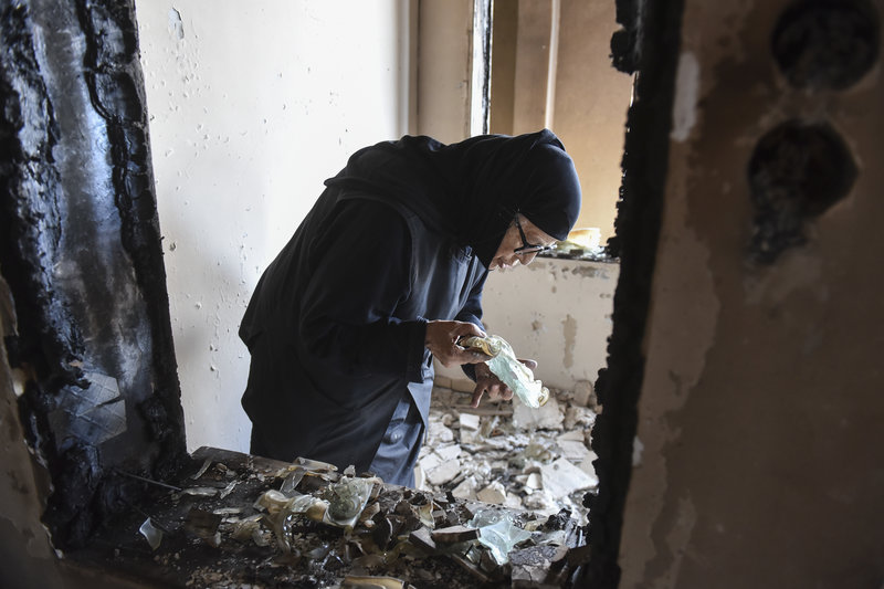 Εικόνες καταστροφής από το Λύρειο Ιδρυμα -Στάχτη και αποκαΐδια - Φωτογραφία 5