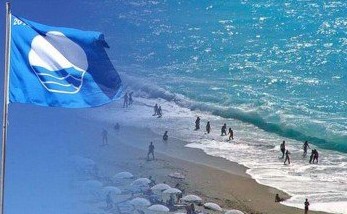 Αφαίρεση του βραβείου “Γαλάζια Σημαία” από 38 ελληνικές ακτές - Φωτογραφία 1