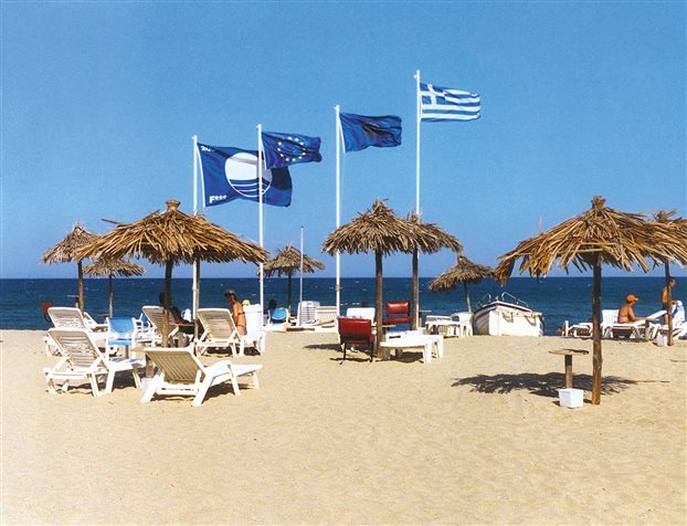 Έχασαν τις «Γαλάζιες Σημαίες» 38 ελληνικές παραλίες - Φωτογραφία 1