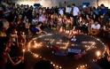 Σύνταγμα: Εκατοντάδες άνθρωποι ζήτησαν συγγνώμη από τα θύματα της τραγωδίας στο Μάτι