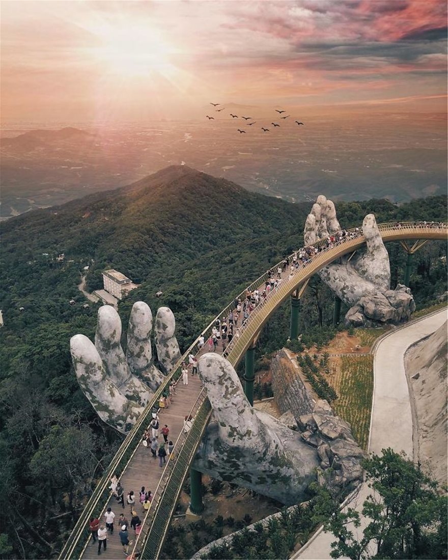 Γέφυρα στο Βιετνάμ που αφήνει τους επισκέπτες άφωνους - Φωτογραφία 7