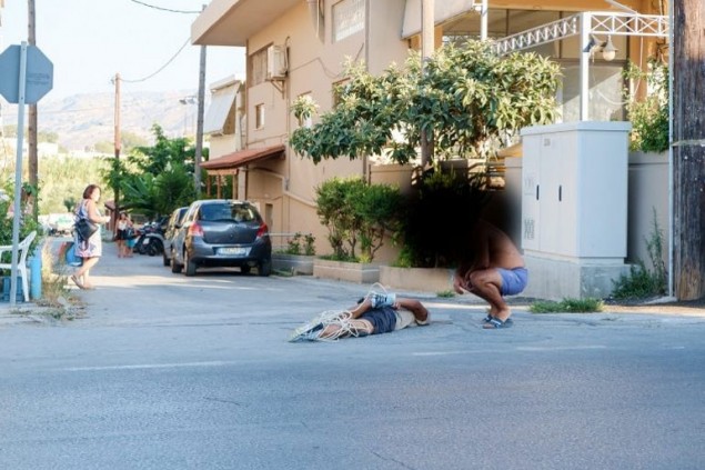 Κρήτη: Κάτοικοι ξυλοκόπησαν και έδεσαν σαν «σαλάμι» ληστή [Εικόνες] - Φωτογραφία 2