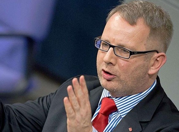 ΑΝΑΚΟΥΦΙΣΗ ΣΤΟ ΒΕΡΟΛΙΝΟ ΓΙΑ ΤΟ ΤΕΛΟΣ ΤΩΝ ΜΝΗΜΟΝΙΩΝ - Φωτογραφία 2