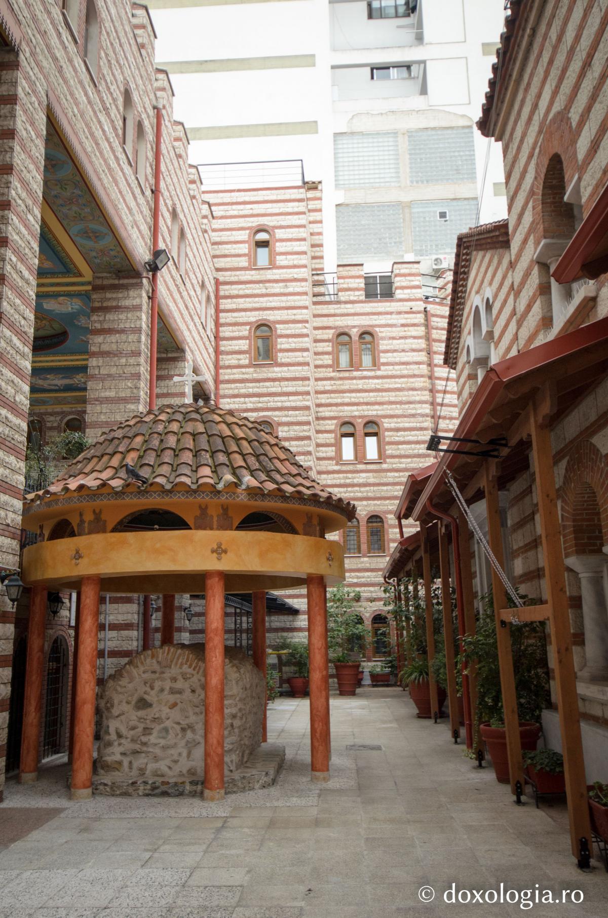 Ιερά Μονή Αγίας Θεοδώρας Θεσσαλονίκης (φωτογραφίες) - Φωτογραφία 8