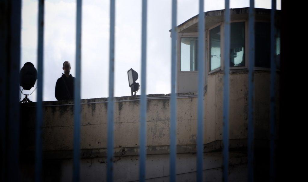Θεσσαλονίκη: Τρία χρόνια φυλακή στον… ραδιοπειρατή «δημοσιογράφο»! 20.000 ευρώ «λεία» για τα… φούμαρα - Φωτογραφία 2