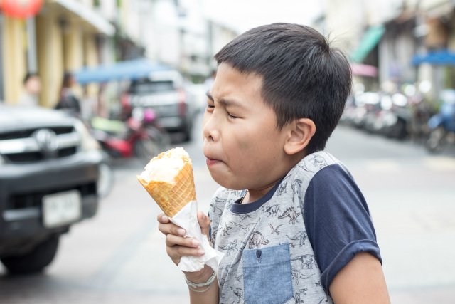 Γιατί «παγώνει» ο εγκέφαλος όταν τρως παγωτό; - Φωτογραφία 2