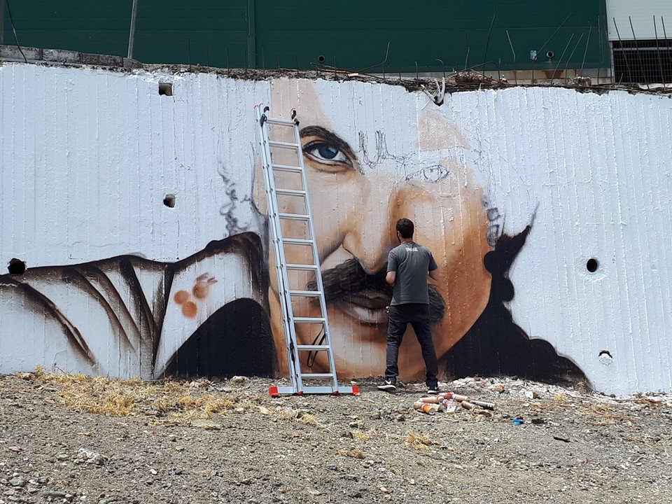 Εκπληκτικό γκράφιτι που απεικονίζει τον Νίκο Ξυλούρη - Φωτογραφία 7