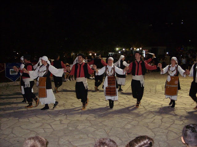 Με επιτυχία η Παιδική βραδιά και το 1ο Χορευτικό Αντάμωμα στο ΜΟΝΑΣΤΗΡΑΚΙ Βόνιτσας - Φωτογραφία 1