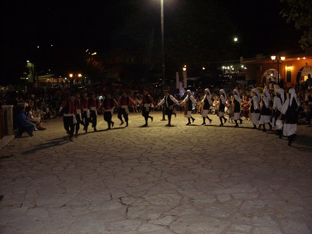 Με επιτυχία η Παιδική βραδιά και το 1ο Χορευτικό Αντάμωμα στο ΜΟΝΑΣΤΗΡΑΚΙ Βόνιτσας - Φωτογραφία 2