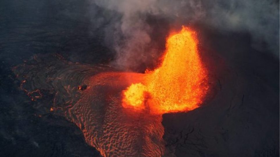 Τυφώνας βρίσκεται σε πορεία σύγκρουσης με το ηφαίστειο Κιλαουέα της Χαβάης - Φωτογραφία 1