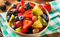 Φρούτα: Γιατί πρέπει να τα τρώμε άγουρα και με τη φλούδα