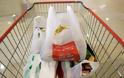 Αυστραλία: Οι μεγαλύτερες αλυσίδες σούπερ μάρκετ σταμάτησαν να χρεώνουν τις πλαστικές σακούλες