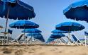 Παραλία: Κόλπα για να μειώσετε την αφόρητη ζέστη εκεί που κάθεστε