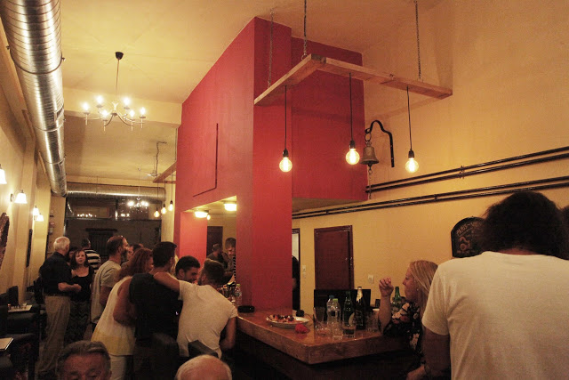 Μόλις άνοιξε χθες βράδυ το νέο wine bar Απάγκιο στον ΑΣΤΑΚΟ | ΦΩΤΟ: Χρήστος Μπόνης - Φωτογραφία 4