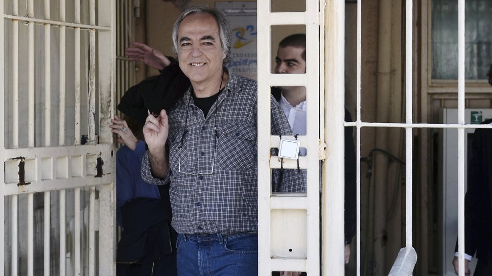 Guardian: Σάλος για την μεταφορά του Κουφοντίνα σε «πολυτελή ανοιχτή φυλακή» - Φωτογραφία 1