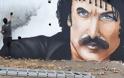 Χίλια μπράβο! Είστε άξιοι λεβέντες Κρητικοί: Εκπληκτικό γκράφιτι στη Κρήτη απεικονίζει σαν πραγματικό τον Νίκο Ξυλούρη - Φωτογραφία 1