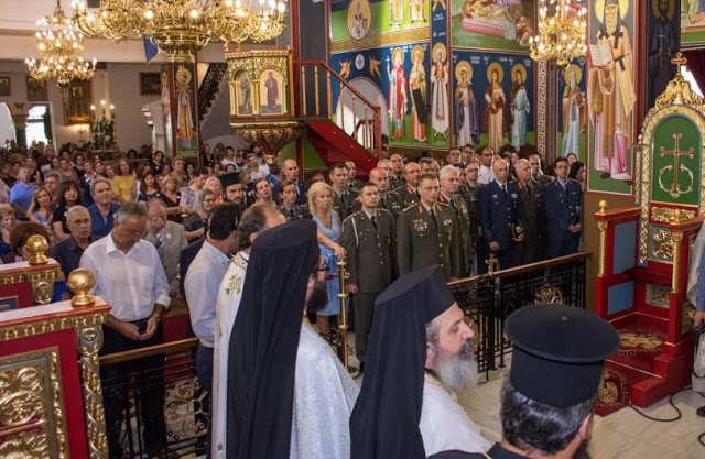 Ύψιστη Εκκλησιαστική Τιμή για τον Αρχηγό ΓΕΣ Αντιστράτηγο Αλκιβιάδη Στεφανή - Φωτογραφία 3