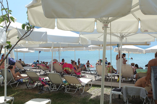 Club MOLOS: Ένα απο τα καλύτερα beach bar στη περιοχή Πογωνιά Παλαίρου [Φωτο: Χρήστος Μπόνης] - Φωτογραφία 10