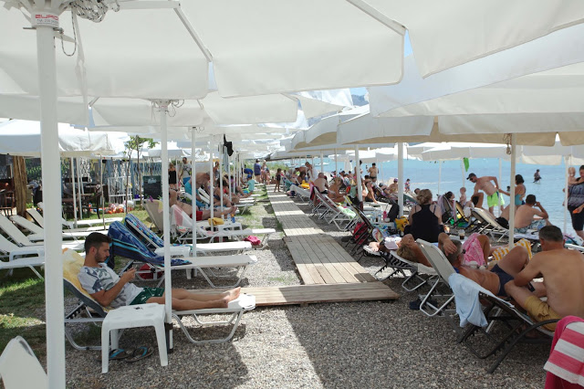 Club MOLOS: Ένα απο τα καλύτερα beach bar στη περιοχή Πογωνιά Παλαίρου [Φωτο: Χρήστος Μπόνης] - Φωτογραφία 7