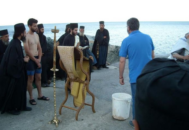 Μία ξεχωριστή βάπτιση στην Ι.Μ. Δοχειαρίου Αγίου Όρους - Φωτογραφία 4