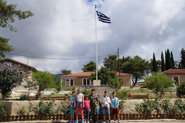 ΓΕΣ : Ημέρα Επίσκεψης Παιδιών Στο Χώρο Εργασίας Του Γονέα Στρατιωτικού Στην 8η Μ/Π ΤΑΞ - Φωτογραφία 10