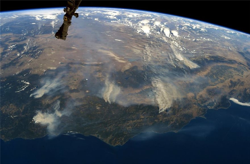 Η πυρκαγιά τέρας που «τρώει» την Καλιφόρνια όπως φαίνεται από το Διάστημα - Φωτογραφία 3