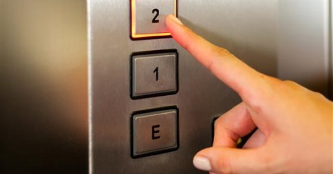 Προσοχή: Δες τι πρέπει να κάνεις αν κλειστείς σε ασανσέρ - Φωτογραφία 1