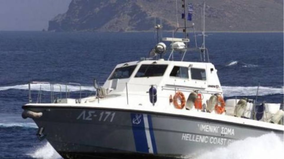 Πτώμα γυναίκας βρέθηκε στον βυθό της θάλασσας στη Βάρκιζα - Φωτογραφία 1