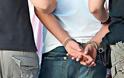 Συνελήφθησαν 2 αλλοδαποί για διαρρήξεις-κλοπές από σταθμευμένα αυτοκίνητα στην Γλυφάδα