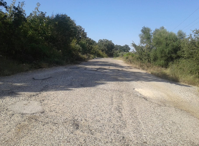 Σε κακή κατάσταση ο δρόμος ΠΑΛΑΙΟΜΑΝΙΝΑ -ΠΕΝΤΑΛΟΦΟΣ | ΦΩΤΟ - Φωτογραφία 2