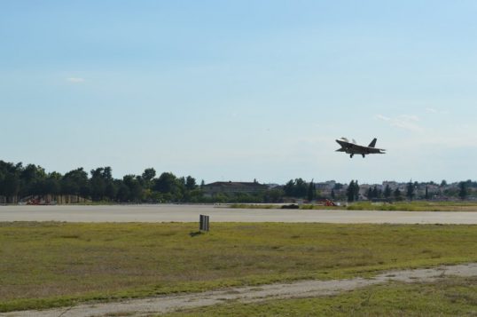 Άφιξη αεροσκαφών F-22 Raptor της USAF στην 110ΠΜ - Φωτογραφία 1