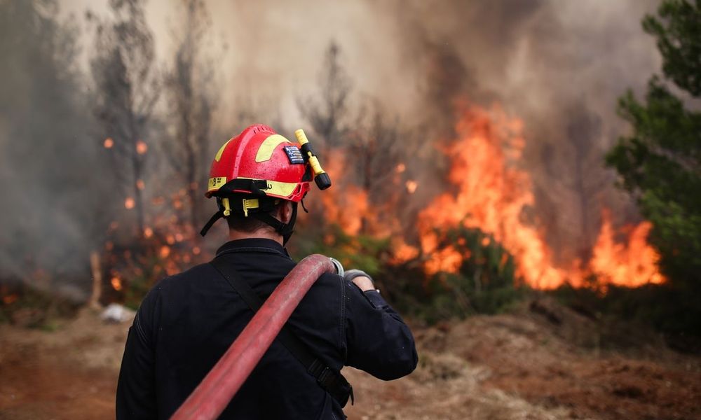 Μεγάλη φωτιά στην Κρήτη – Σηκώθηκαν και τα δύο ελικόπτερα - Φωτογραφία 1
