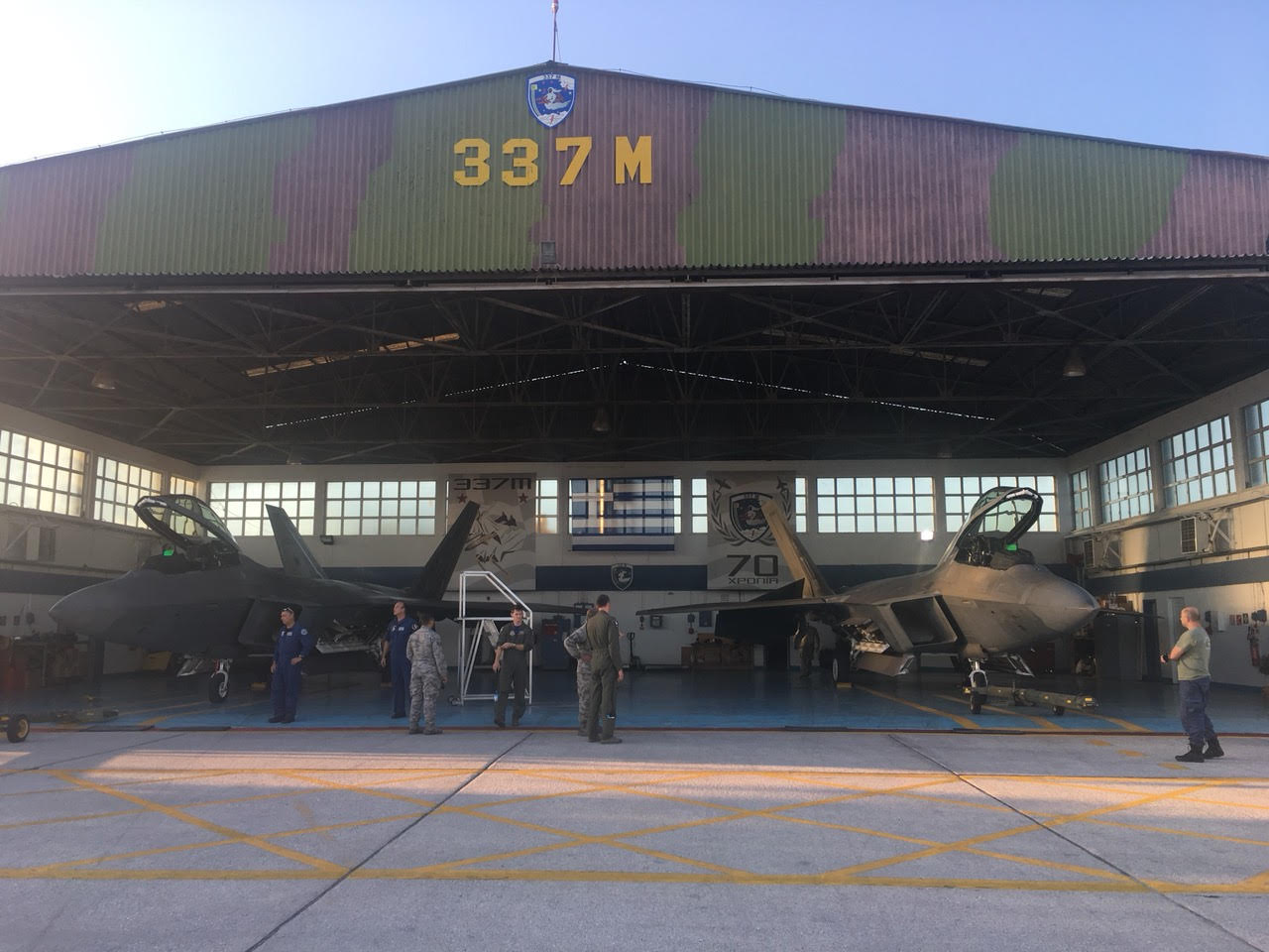 Δύο αμερικανικά F-22 στη Λάρισα - Φωτογραφία 2