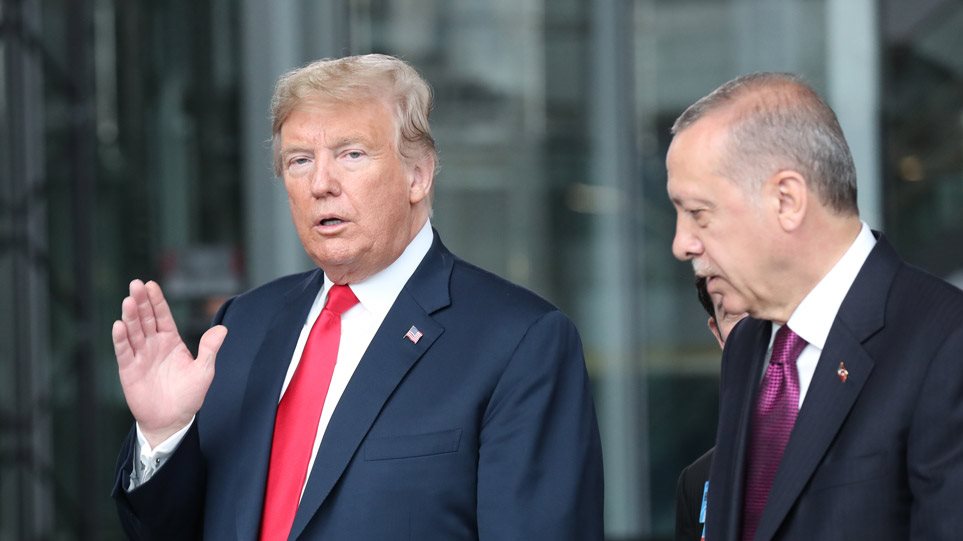 Ο Ερντογάν αγνοεί το τελεσίγραφο Τραμπ: Εμείς γονατίζουμε μόνο στον Θεό - Φωτογραφία 1