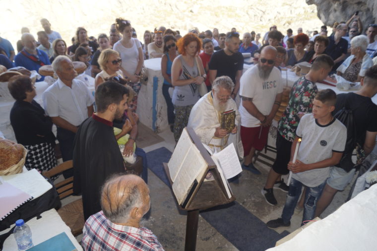 Πλήθος προσκυνητών στην Λήμνο τίμησαν τη γιορτή της Παναγίας της Κακαβιώτισσας (φωτογραφίες) Θρησκεία - Φωτογραφία 3