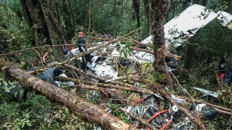 Ινδονησία: Οκτώ νεκροί σε συντριβή αεροσκάφους - Μοναδικός επιζών ένας 12χρονος - Φωτογραφία 1