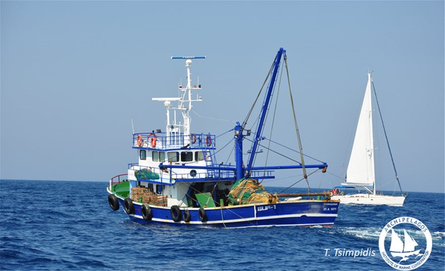 Καταγγελία : Τουρκικά αλιευτικά ψαρεύουν σε ελληνικά χωρικά ύδατα, δίπλα σε Πάτμο και Αρκιούς - Φωτογραφία 3