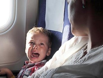 Πώς να είναι ήσυχο το παιδί όταν ταξιδεύετε με αεροπλάνο - Φωτογραφία 1