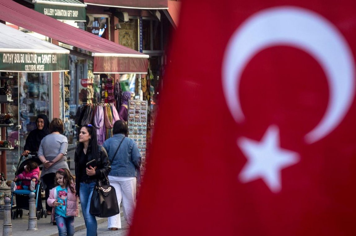 Ραγδαίες εξελίξεις στην Τουρκία: Διακοπή διαπραγμάτευσης για τις μετοχές τριών τραπεζών - Φωτογραφία 1