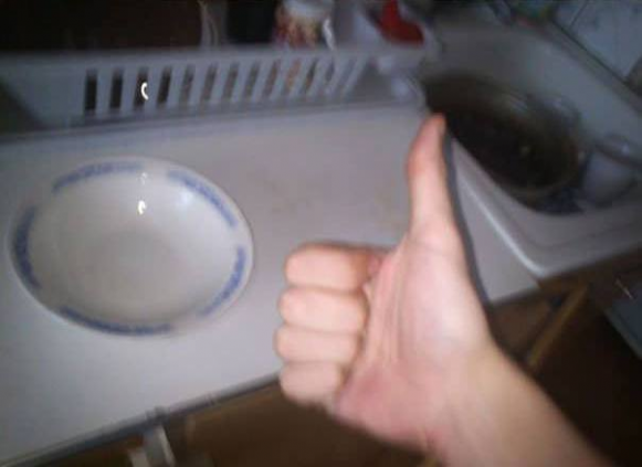 Μια απίστευτη λύση για τα άπλυτα πιάτα των φοιτητών... [photos] - Φωτογραφία 6