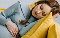 Ύπνος εγκύου: Πότε αυξάνεται ο κίνδυνος πρόωρου τοκετού