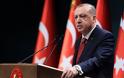 Guardian: H Τουρκία παραπαίει στην άβυσσο του υπερόπτη Ερντογάν