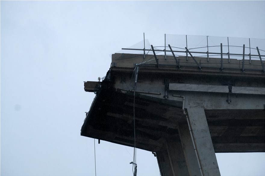 «Ω Θεέ μου, ω Θεέ μου»: Η στιγμή της κατάρρευσης της γέφυρας στη Γένοβα - Φωτογραφία 4