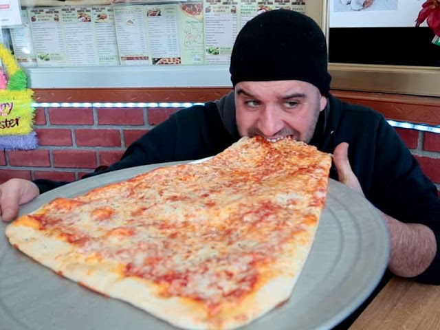 Το καλύτερο πράγμα στον κόσμο είναι αυτή η τεράστια πίτσα - Φωτογραφία 2
