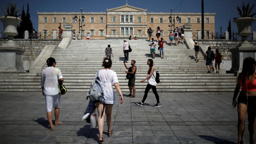 FT: Τι άλλαξε στην Ελλάδα μετά από 8 χρόνια Μνημονίων - Φωτογραφία 1