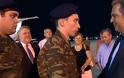 Στην Ελλάδα οι δύο Έλληνες στρατιωτικοί - Κατέβηκαν ένστολοι από το αεροπλάνο - Φωτογραφία 1