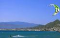 Κρήτη: Τραυματίστηκε κάνοντας kite surf